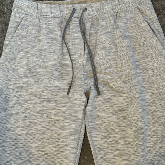 Lululemon Womens Grey Pant Trouser 2 front pockets 2 back pockets drawstring 8? - Picture 4 of 9